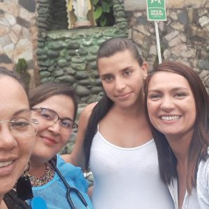 Fundacion-con-las-manos-de-maria-y-jesus25