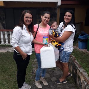 Fundacion-con-las-manos-de-maria-y-jesus9